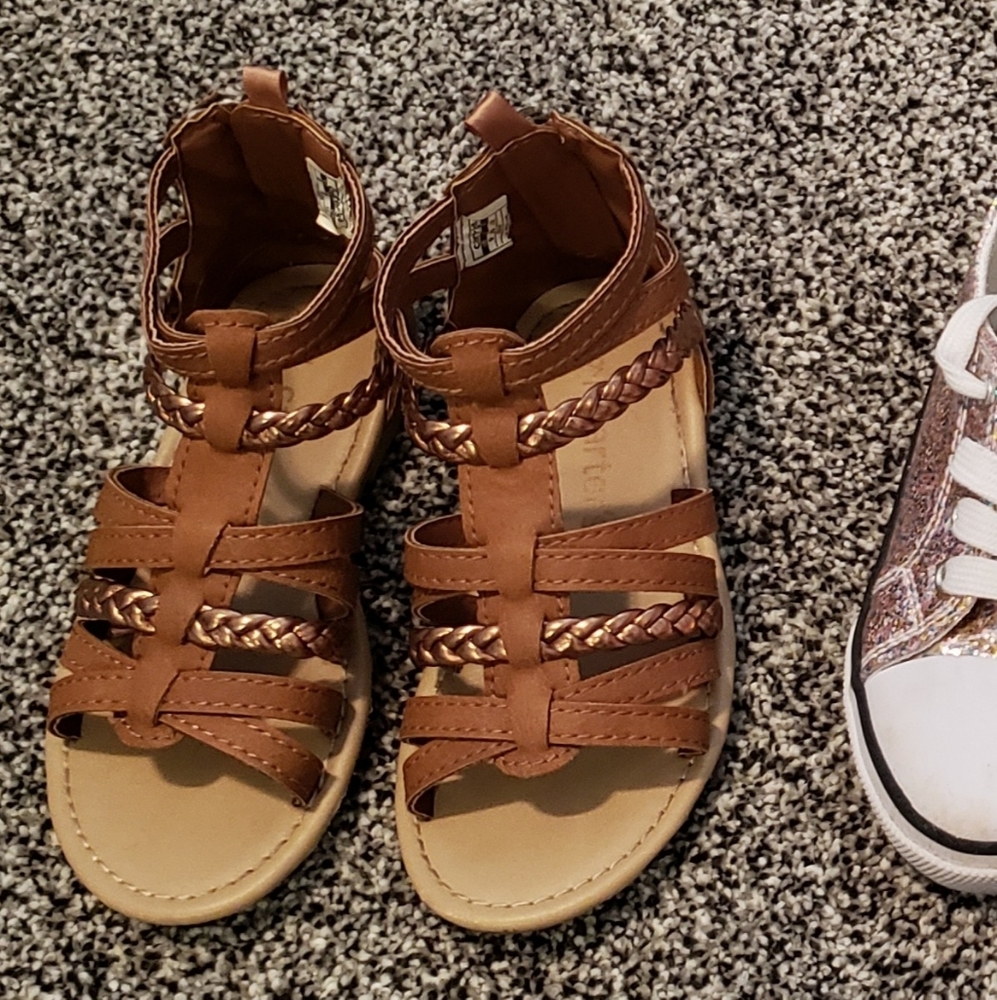Girls shoes